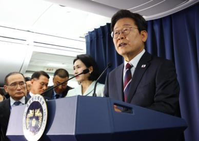 李대통령, 유엔 사무총장과 회동…국제 사회 평화 위해 지원할 것