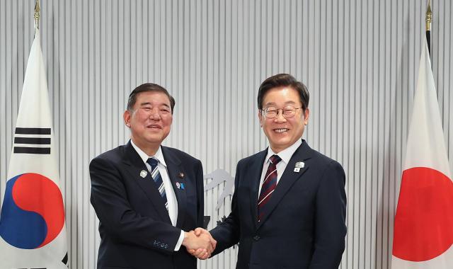 Lee holds first bilateral meeting with Japanese PM in Canada