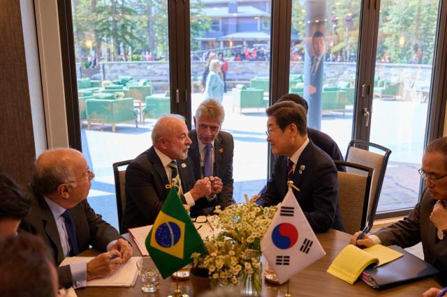 Presidents Lee and Lula, once injured factory workers, meet for first time at G7 summit