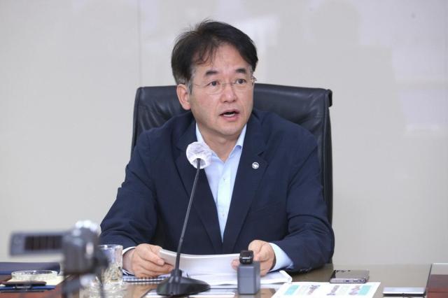 이동환 고양시장은 18일 시청 재난상황실에서 간부회의를 주재하고 있다 사진고양시