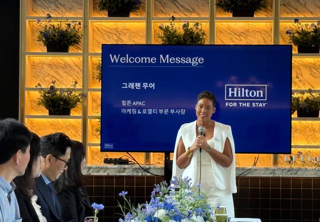 그레첸 무어 힐튼 아시아태평양 마케팅로열티 부문 부사장은 18일 서울 영등포구 콘래드 서울에서 열린 힐튼 아너스Hilton Honors 프로그램 미디어 간담회에서 환영사를 하고 있다 사진김다이 기자