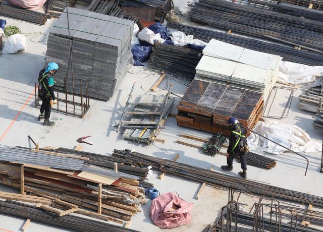 South Koreas construction output sees sharpest decline in decades