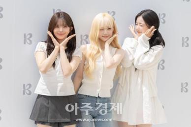 [포토] 포즈 취하는 코토네·윤서연·김유연