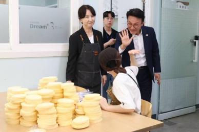 김민석, 발달장애인 일자리 현장 방문…정책 사각지대 발굴·해소해야