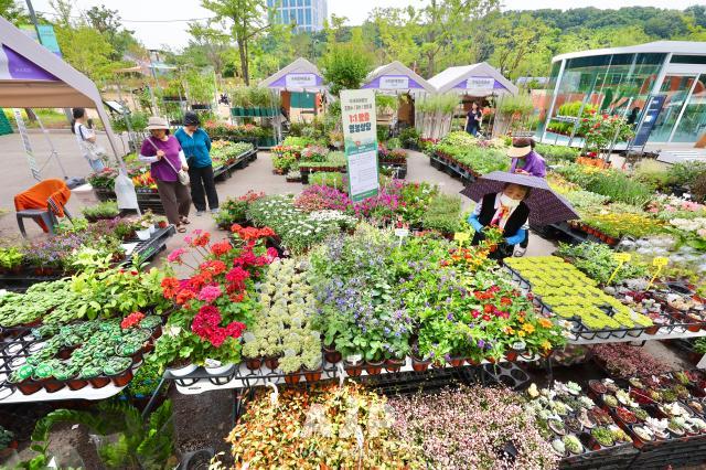 Seoul international garden show 2025 at Boramae park in Seoul June 9 2025 AJP Han Jun-gu
