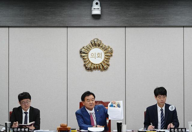 태백시의회가 20일 의원간담회를 개최하고 있다 사진태백시의회