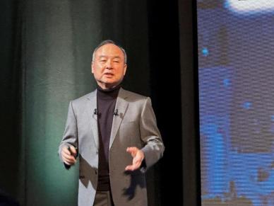 손정의, 美에 1조달러 규모 AI·로봇단지 구상…TSMC 등과 협력