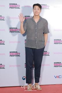 [포토] 강수혁, 제니하우스 헤어&메이크업쇼 포토콜 참석
