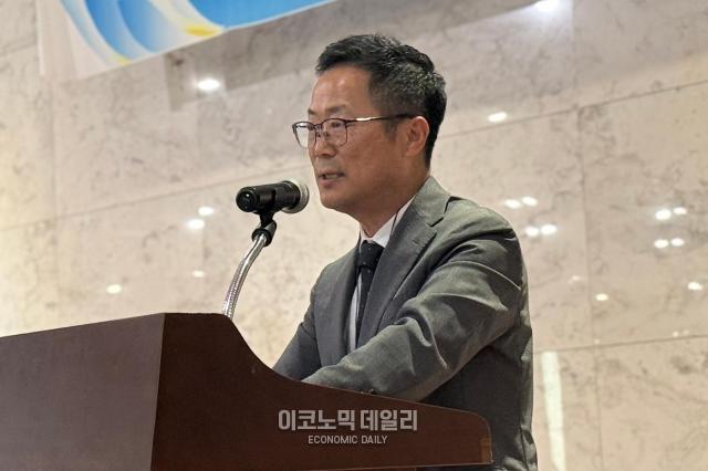 20일 호텔 에어시티 제주에서 열린 2025년 경중연 한마음 워크숍 첫째날 행사에서 최경용 경중연 회장이 인사말을 하고 있다 사진경기 경기중소벤처기업연합회