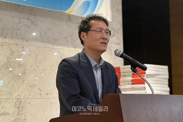 20일 호텔 에어시티 제주에서 열린 2025년 경중연 한마음 워크숍 첫째날 행사에서 조희수 경기지방중소벤처기업청장이 특강을 하고 있다 사진경기 경기중소벤처기업연합회