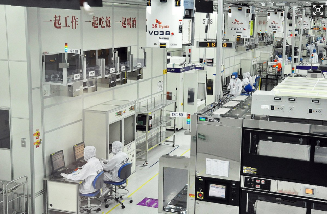 Samsung and SK hynix on edge as US considers restricting equipment shipments to China facilities