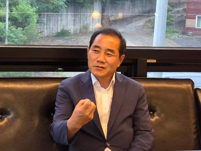 향후 의정활동 계획을 밝히고 있는 권중석 의원 사진김규남 기자