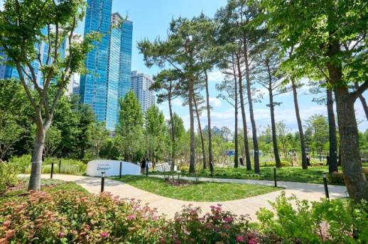 탄소중립에 진심인 벤츠…韓서 조성한 도시숲만 7개 