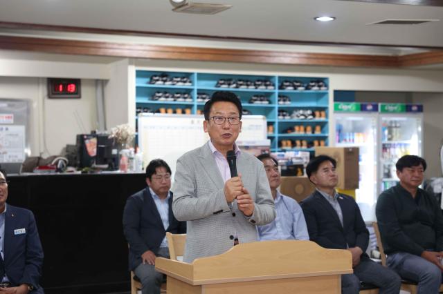 2025평택시의회 의장기 생활체육 볼링대회 축사하는 강정구 평택시의회의장 사진평택시의회