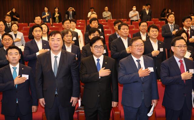 韩中议员联盟代表团将访问沪杭考察AI机器人等企业