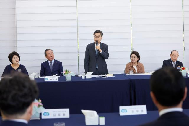 23일 오후 도담소에서 열린 경기도 보훈단체장 오찬 간담회에서 김동연 경기도지사가 인사말을 하고 있다 사진경기도