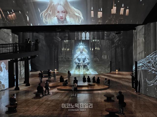 로스트아크 최초로 단독 미디어아트 전시 ‘빛의 여정’을 개최사진선재관 기자