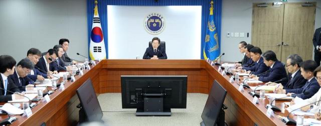 Lees first bilateral summit with Washington unlikely anytime soon as he skips NATO trip
