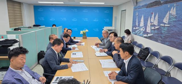 여수시 상수도사업단이 2025년 상반기 언론 정례브리핑을 하고 있다 사진박기현 기자