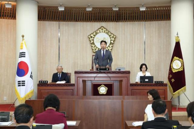 지난 23일 제295회 정례회 제3차 본회의가 진행되고 있다 사진고양시의회