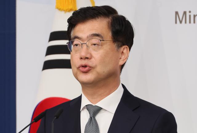 이재웅 외교부 대변인이 서울 종로구 정부서울청사 별관에서 정례브리핑을 하고 있다 사진연합뉴스