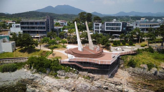 신평소공원이 최근 재정비를 완료하고 지역 대표 명소로 탈바꿈했다사진기장군