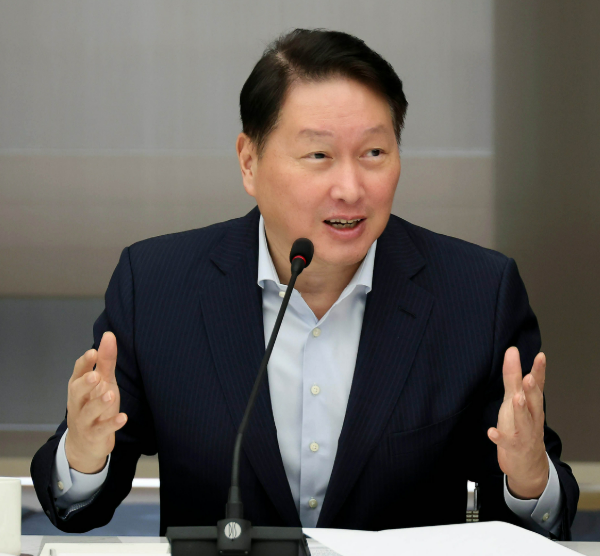최태원 대한상의 회장이 서울 중구 대한상의회관에서 연 취임 4주년 기념 기자간담회에서 발언을 하고 있다 사진대한상의