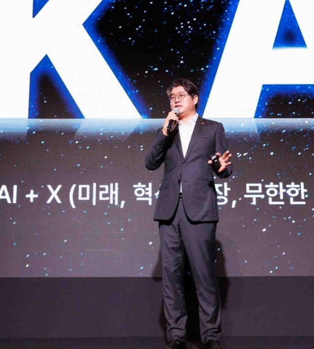 윤풍영 SK AX 사장이 25일 서울 그랜드 인터컨티넨탈 파르나스 호텔에서 열린 ‘이매진IMAGINE AX 2025’ 컨퍼런스에서 개회사를 하고 있다 사진SK AX