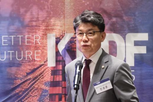 [2025 KEDF] 진성준 더불어민주당 정책위의장 AI·내수·통상 전략으로 성장동력 재정립해야