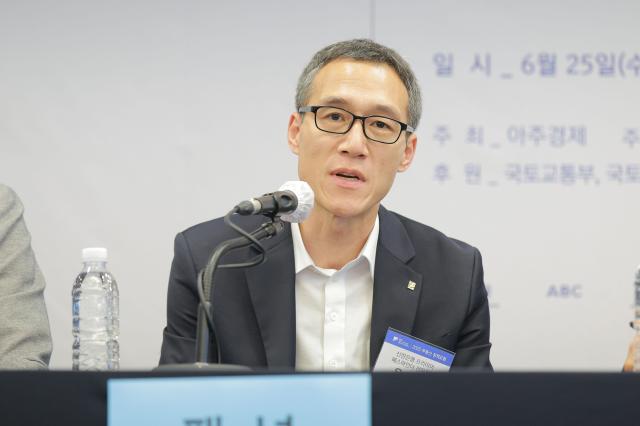 2025 부동산 정책포럼 좌담회에 참석한 우병탁 신한은행 프리미어 패스파인더 전문위원 사진유대길 기자 dbeorlf123ajunewscom