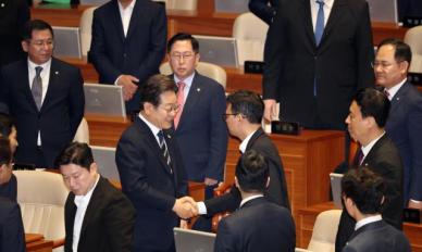 尹과 달랐던 李 첫 시정연설…민생 회복 진정성 호소 주력