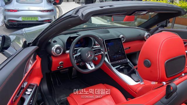 메르세데스-벤츠 AMG SL 43 내부사진김지영 기자