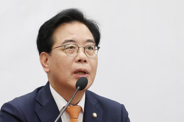 송언석 국민의힘 원내대표가 지난 27일 서울 여의도 국회에서 열린 원내대책회의에서 발언하고 있다 사진연합뉴스