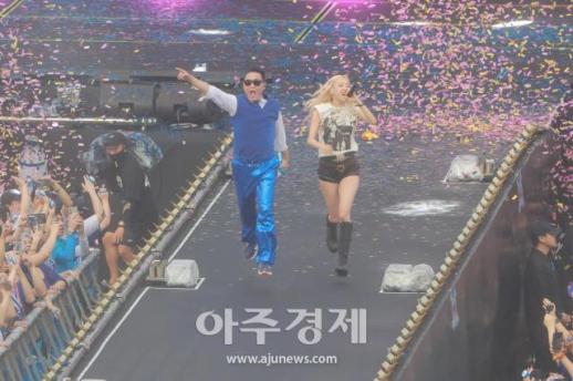 [포토] 로제, 싸이 흠뻑쇼 특급 게스트 출격