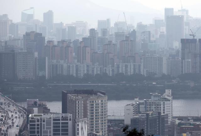 서울 남산에서 본 아파트 단지 모습 사진연합뉴스