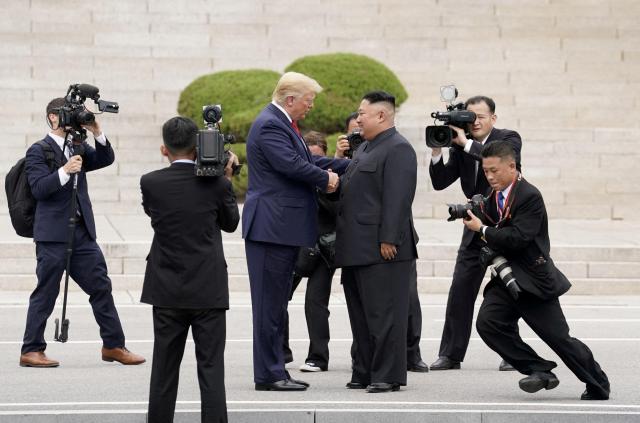 도널드 트럼프 미국 대통령과 김정은 북한 국무위원장이 2019년 6월 회담을 가졌다 사진로이터·연합뉴스