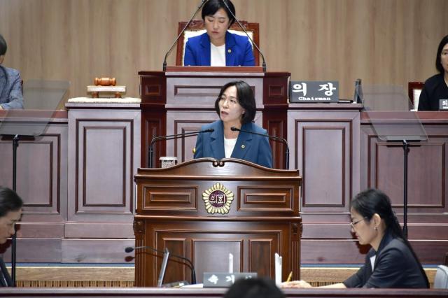 30일 열린 광주광역시의회 임시회에서 질의하고 있는 이귀순 의원 사진광주시의회