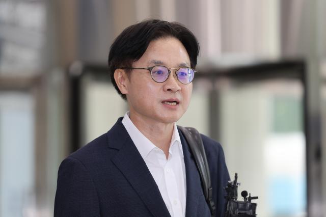 산업통상자원부 장관 후보자로 지명된 김정관 두산에너빌리티 사장이 30일 서울 강남구 한국기술센터에 마련된 인사청문회 준비사무실로 첫 출근을 하며 취재진의 질문에 답하고 있다 사진연합뉴스