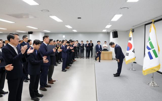 30일 오전 율곡홀에서 열린 임용장 수여식에서 김동연 경기도지사가 인사말을 하고 있다 사진경기도