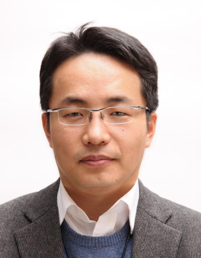 김성백 단장사진한국연구재단