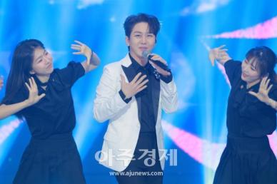 [포토] 멋진 무대 선보이는 김수찬 (더트롯쇼)