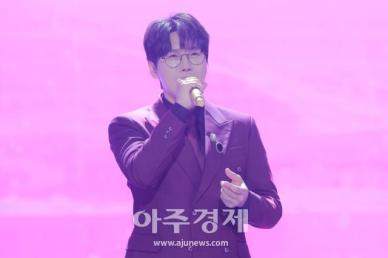 [포토] 멋진 무대 선보이는 춘길 (더트롯쇼)