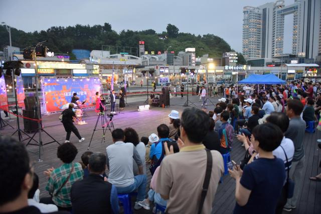 지난해 여름밤 낭만 2024 대포夜 사랑海 콘서트 사진속초시