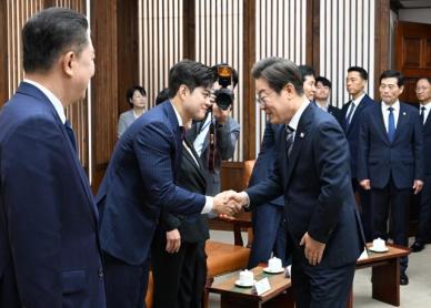 이재명, 모레 야5당 지도부와 회동…국정 상황·외교 현안 설명