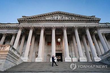 트럼프 감세법안, 1표 차이로 美상원 통과...남은 건 하원