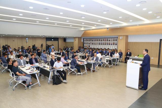 해남군이 민선78기 역대 최대 군정성과를 결집해‘대한민국 농어촌수도 해남’의 비전으로 실현하기 위해 전력을 다해 나가기로 했다사진해남군