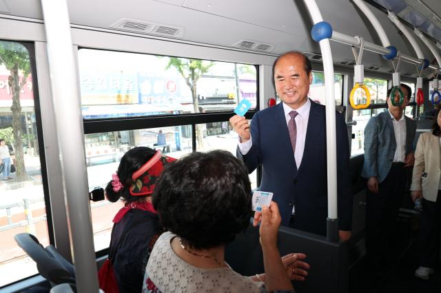 강영석 상주시장가운데 사진상주시
