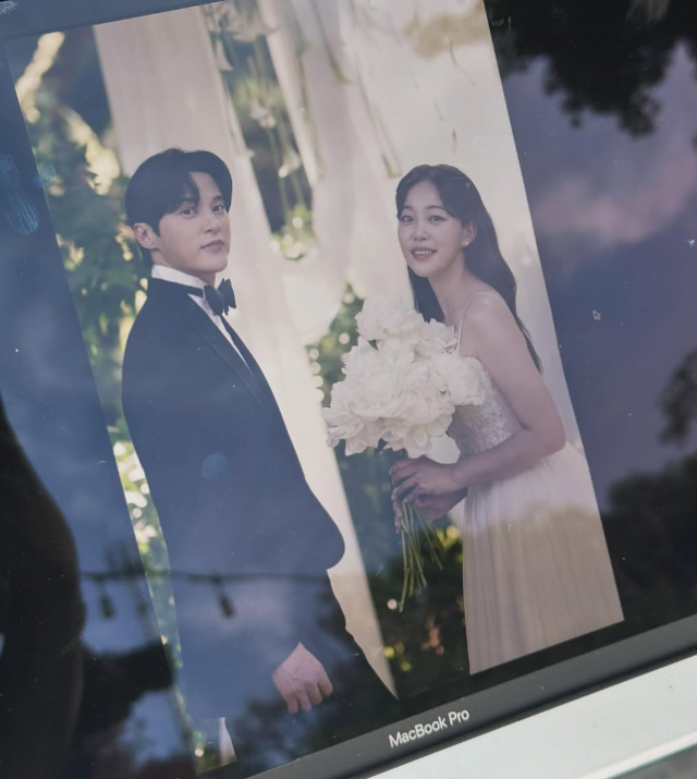 윤선우왼쪽와 김가은 사진윤선우 SNS