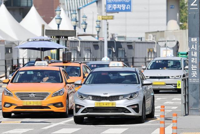 首尔市推出二维码简易举报系统 助力外籍游客应对出租车乱象