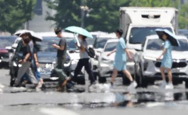 폭염에 하루 51명 응급실행…온열질환자 작년보다 30%↑
